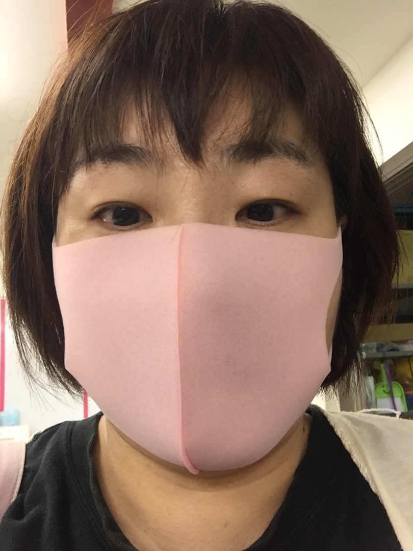 はち切れる